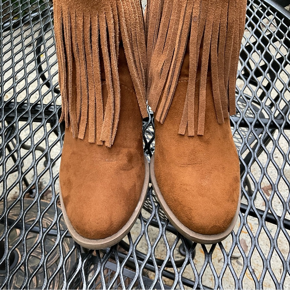 Earthy Fringy Brown Suede Boots! - Picture 9 of 16